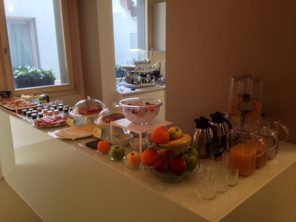 Borgoleoni 18 - Room And Breakfast フェラーラ エクステリア 写真