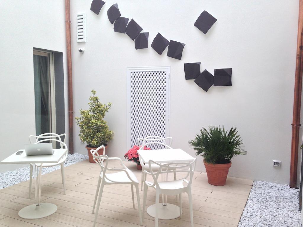 Borgoleoni 18 - Room And Breakfast フェラーラ エクステリア 写真