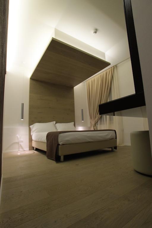 Borgoleoni 18 - Room And Breakfast フェラーラ エクステリア 写真