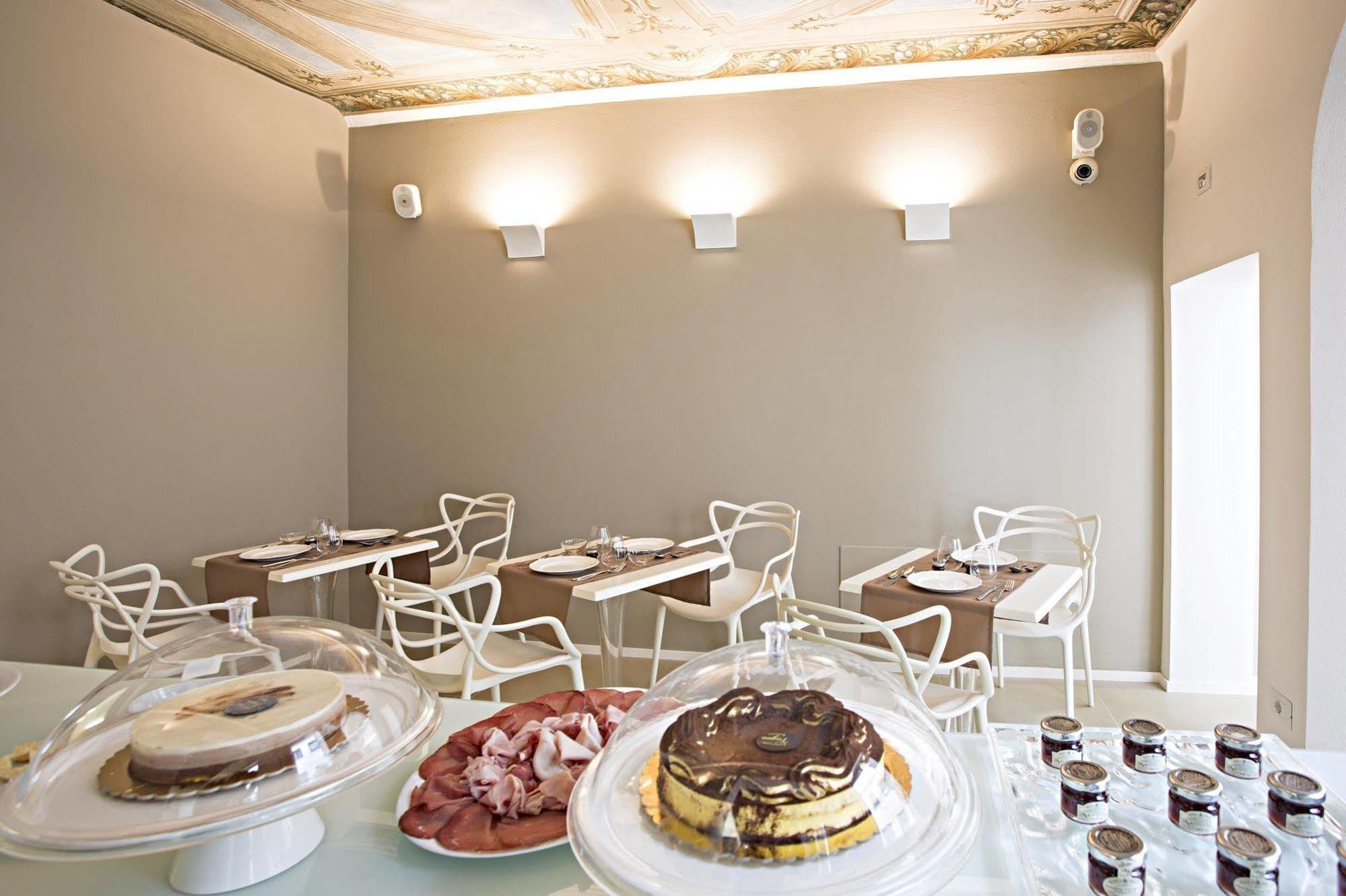 Borgoleoni 18 - Room And Breakfast フェラーラ エクステリア 写真